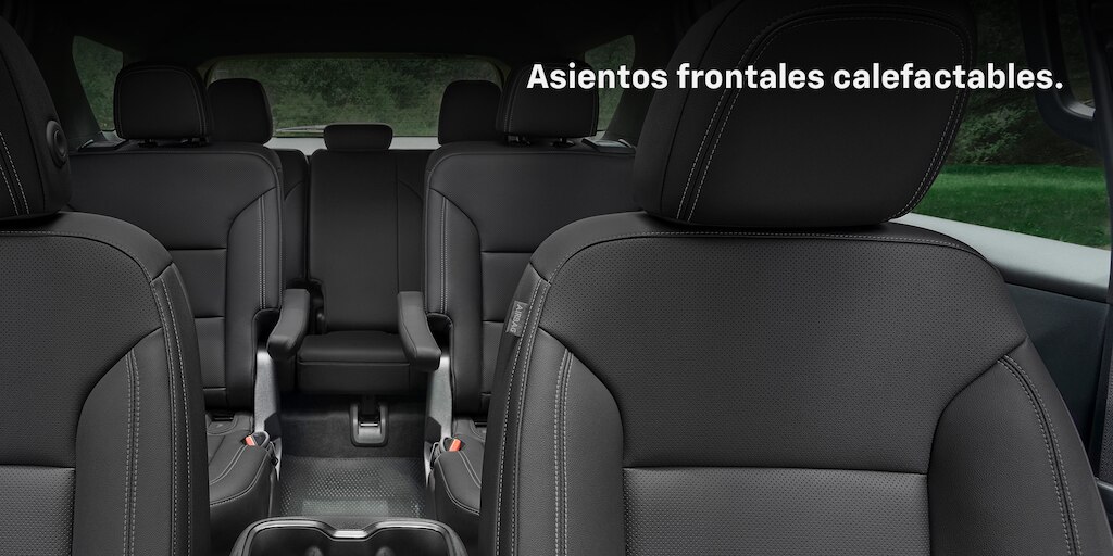 Nueva Chevrolet Traverse 2024, camioneta familiar con confortables asientos delanteros calefactables en  piel color negro